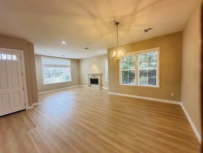 Foto del edificio - 583 Montori Ct