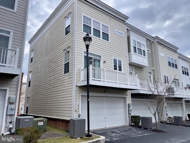 Building Photo - 11665 Leesborough Cir