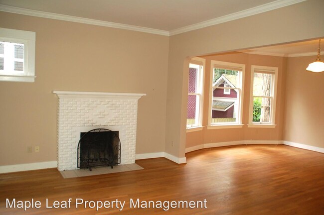 Building Photo - 3 br, 2.5 bath House - 1131 35th Ave