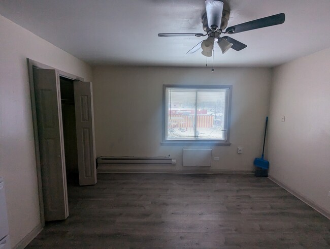 Building Photo - 7201 S Western Ave