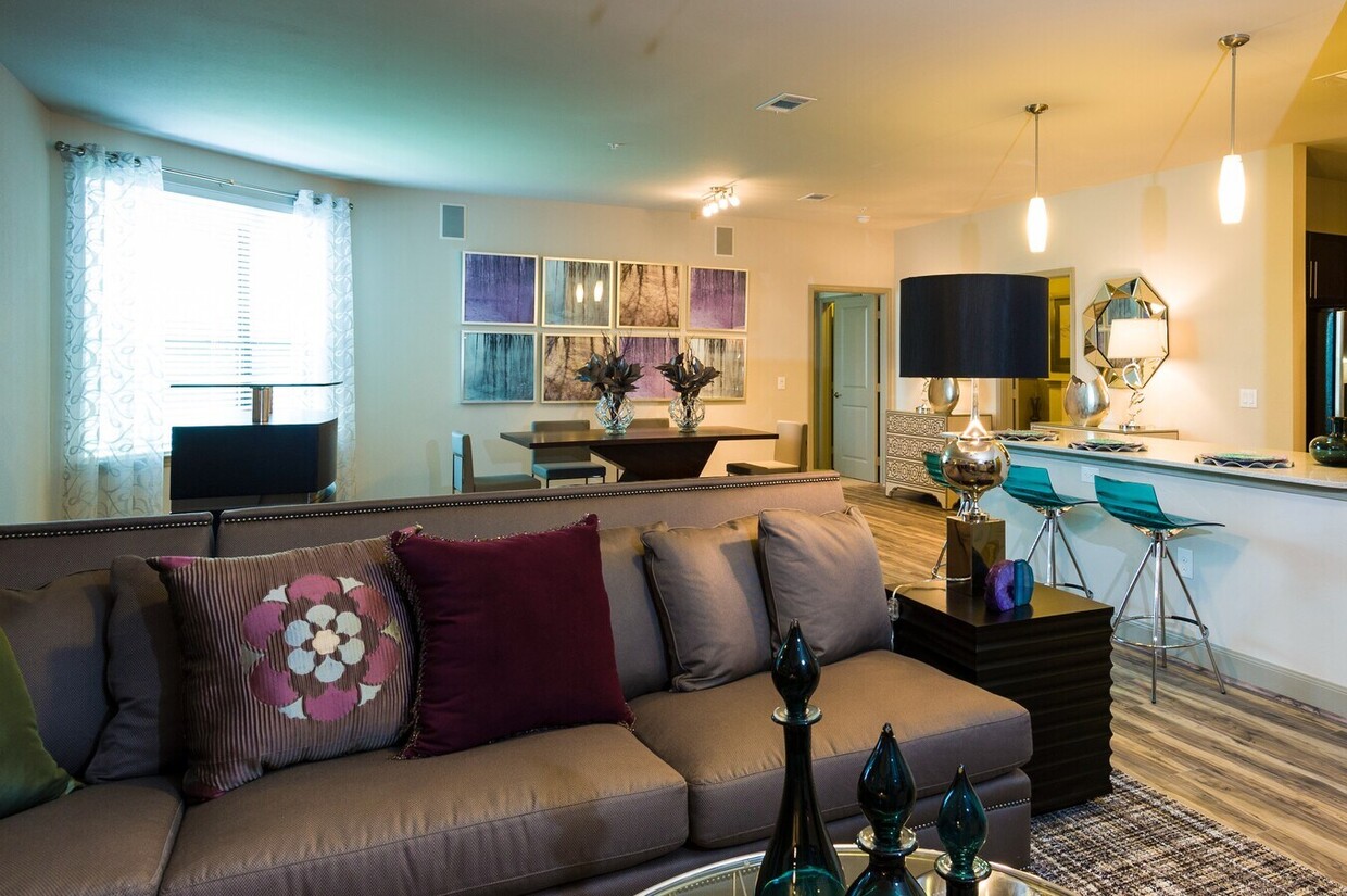 Primary Photo - Urban Luxury, Perfect Location