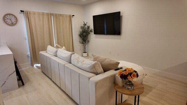 Foto del edificio - 541 NE 206th Ln