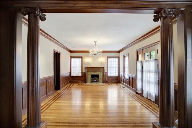 Building Photo - 414 Avondale St