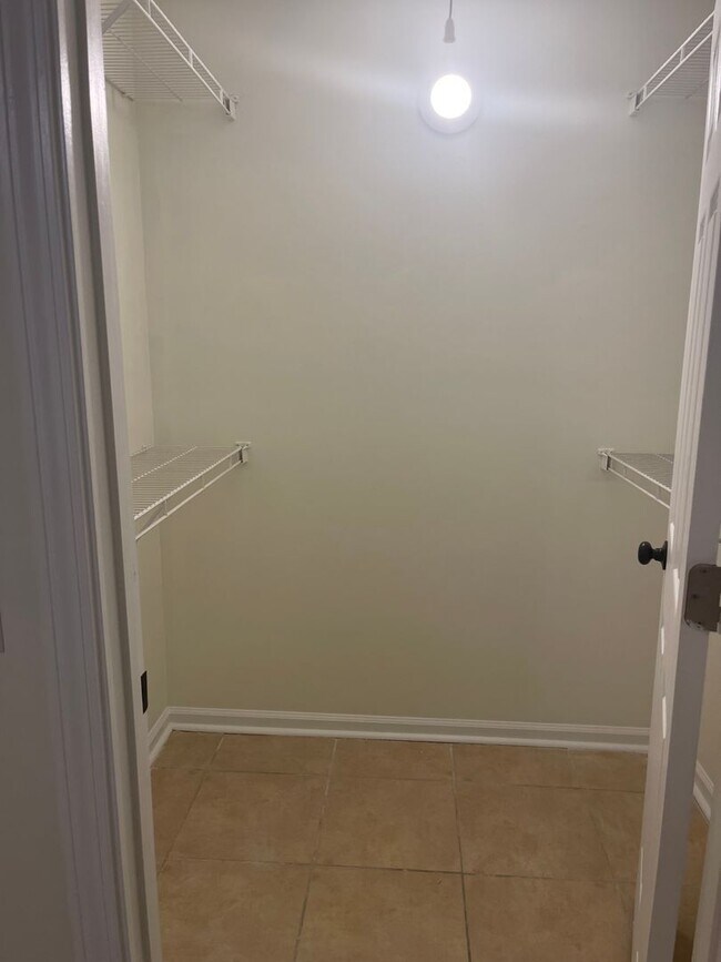 Building Photo - 116 Leeswood Circle - 3 Bedroom 2 Bath Duplex