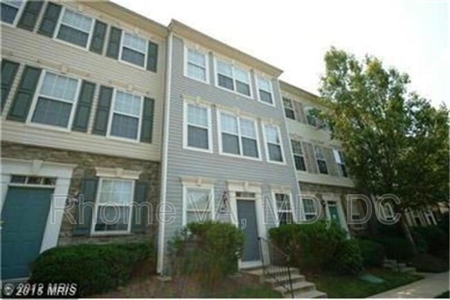 Building Photo - 21792 Dragons Green Square