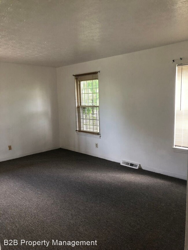Building Photo - 5 br, 2 bath House - 3059 E. 73 St.