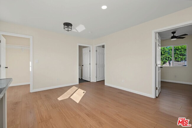 Building Photo - 11512 Fenton Ave