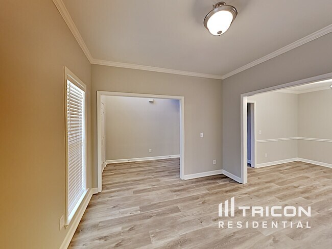 Building Photo - 3039 Romain Trail