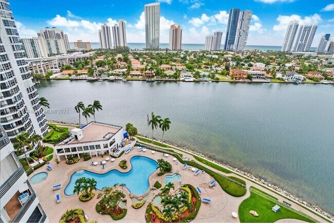 Foto del edificio - 19101 Mystic Pointe Dr