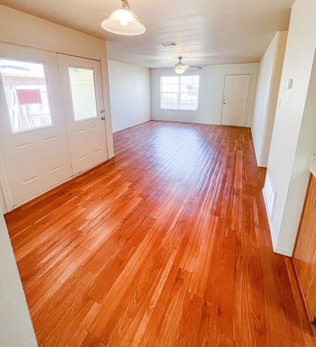 Foto del edificio - 6302 Temora Loop