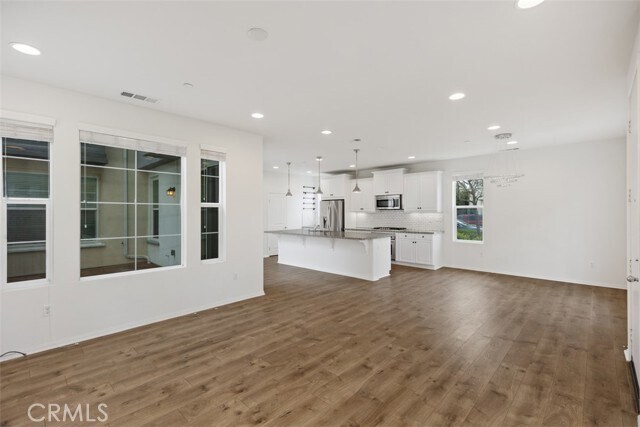 Building Photo - 123 Acamar