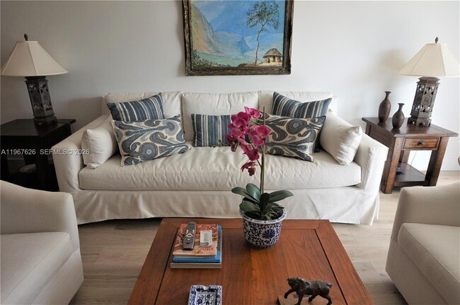 Building Photo - 210 Seaview Dr