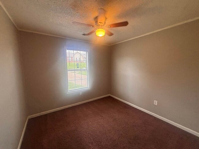 Building Photo - 4701 Lindawood Ln