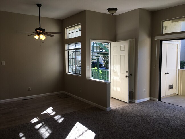Building Photo - 2079 Fostoria Cir