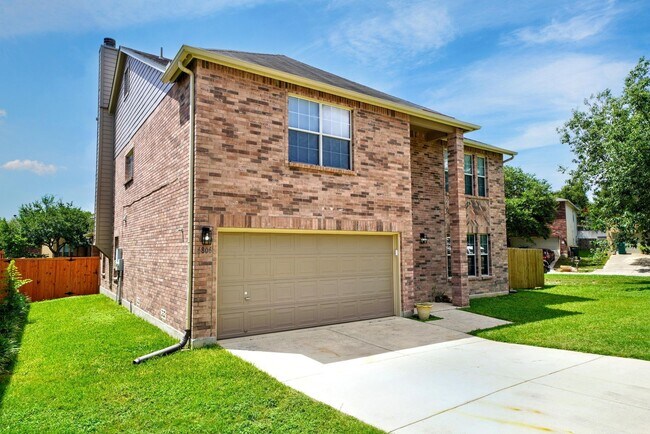 Foto del edificio - Stunning 4-Bedroom, 2.5-Bathroom Home in L...