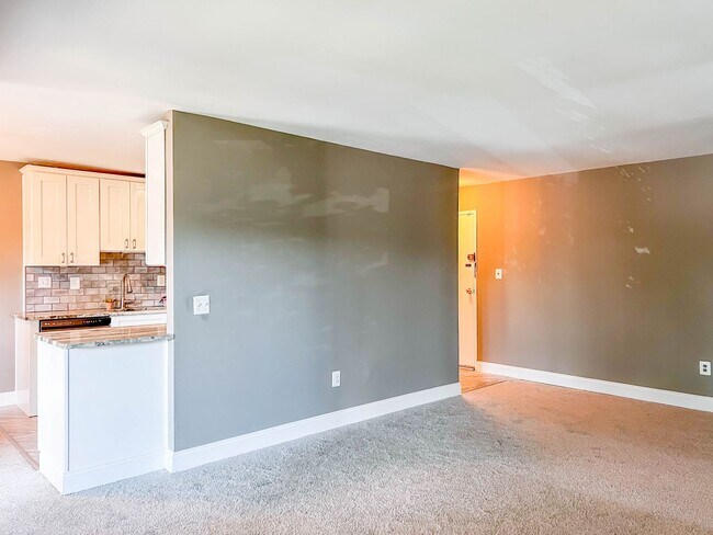 Foto del edificio - Suitland MD 2 BR 1 BA Renovated Condo