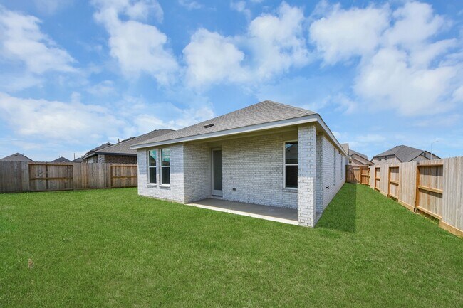 Building Photo - 29515 Pondview Dr