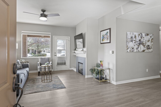 Foto del edificio - 900 S Meadows Pkwy