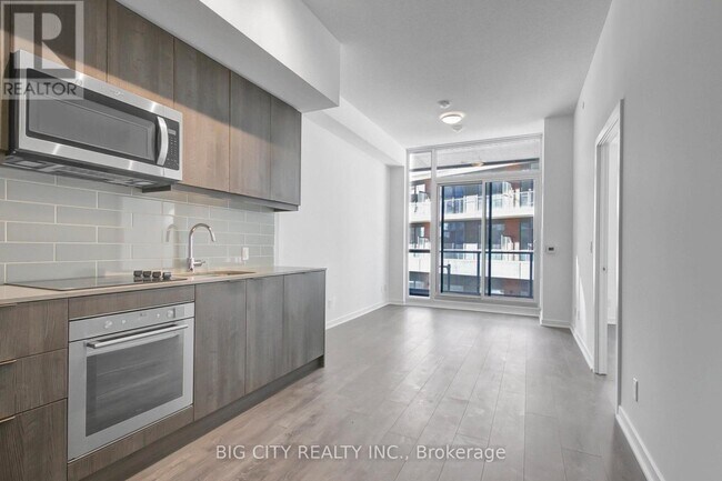 Photo du bâtiment - 38 Forest Manor Rd