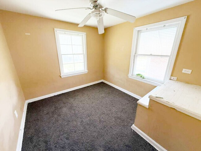 Foto del edificio - 3 BED 1 BATH SINGLE FAMILY HOME