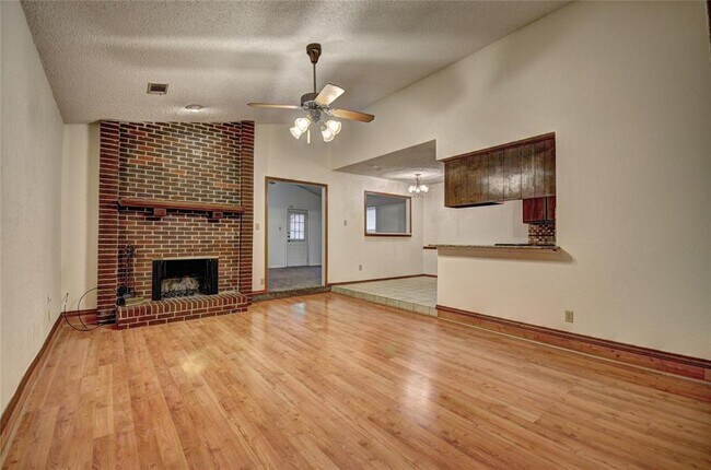 Building Photo - 212 Asbury Dr