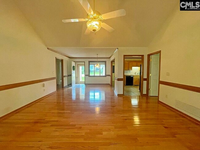 Building Photo - 305 Willowood Pkwy