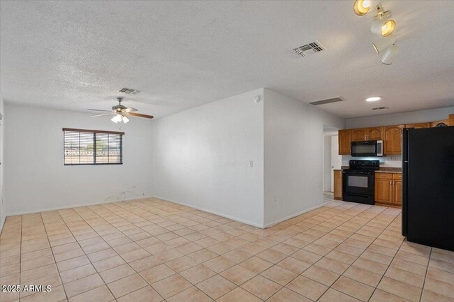 Building Photo - 6713 N 63rd Ave