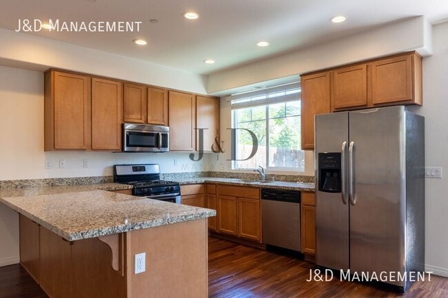 Building Photo - 3166 Bancroft Dr