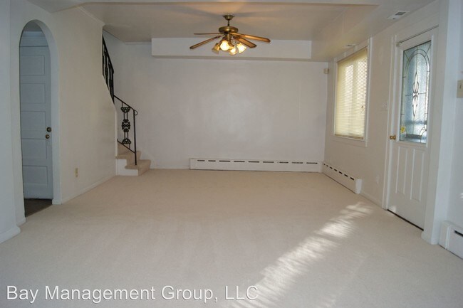 Building Photo - 3 br, 1.5 bath House - 3902 W. Strathmore Ave