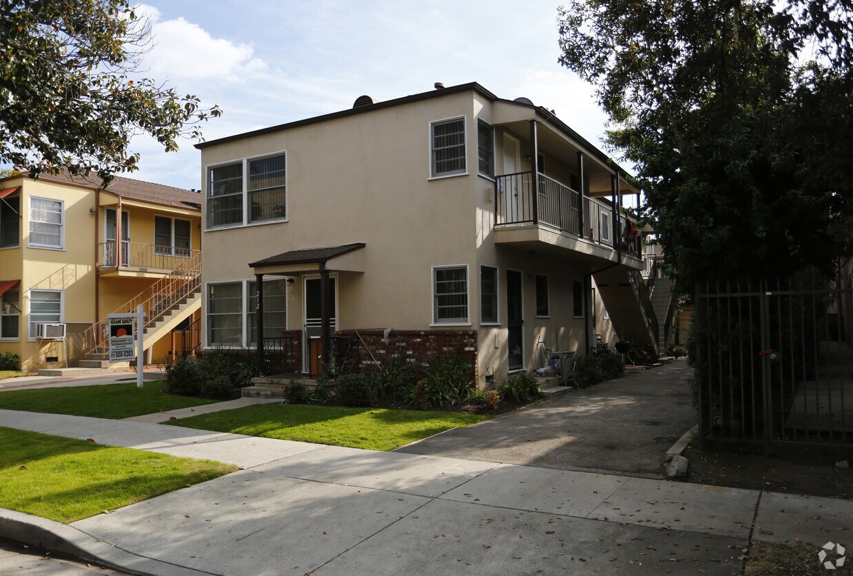 Building Photo - 212 W Elk Ave