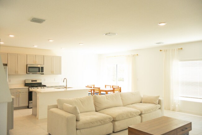 Foto del edificio - 6305 Milestone Lp