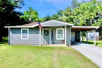 Building Photo - 1422 Papendorf Ln
