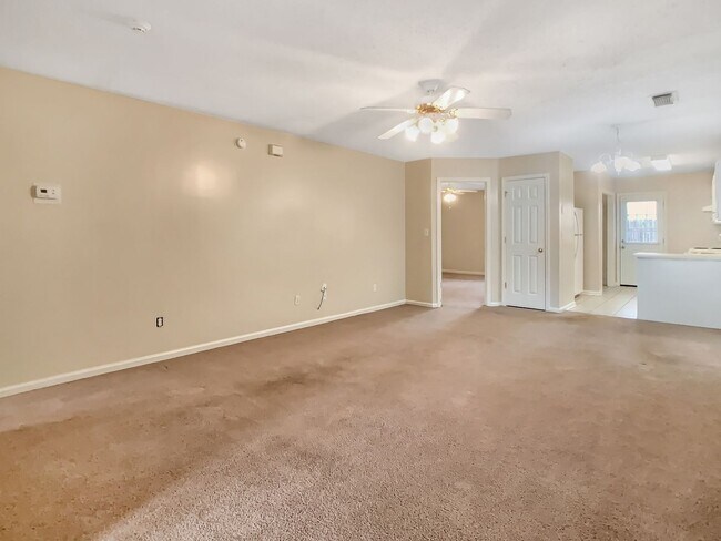 Foto del edificio - 1368 Southern Gardens Dr