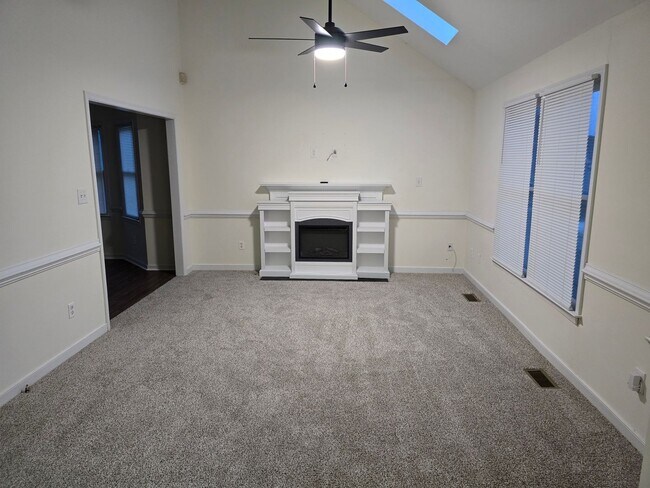 Foto del edificio - 7406 Pineleaf Dr