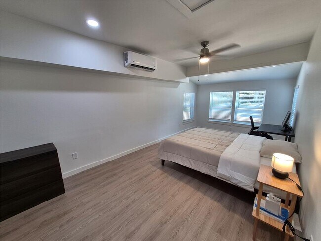 Foto del edificio - 1707 Palo Duro Rd