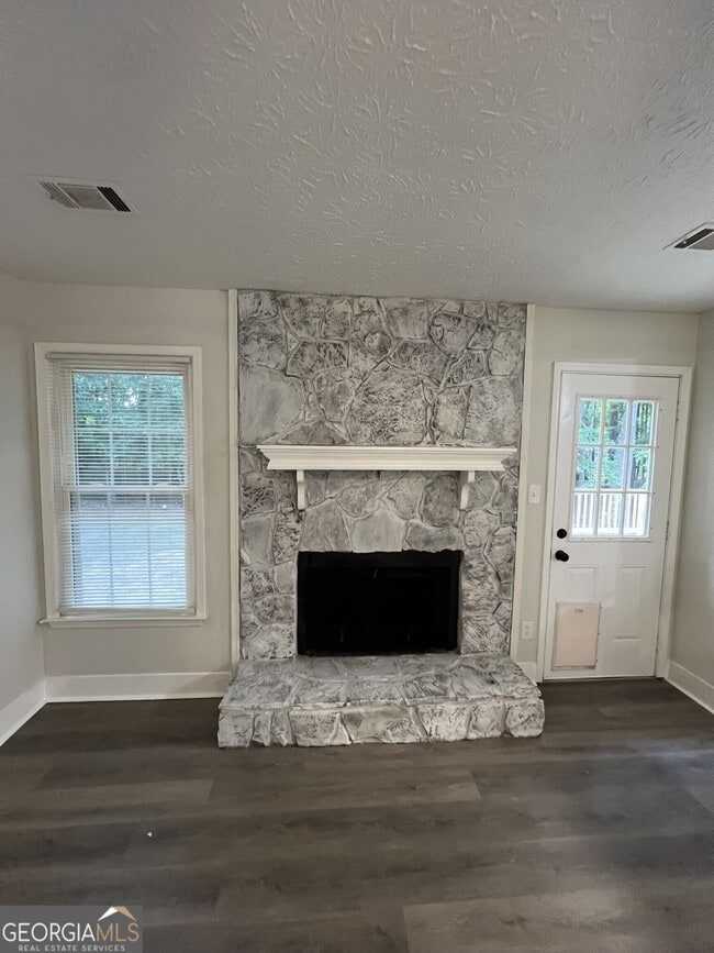 Building Photo - 403 Deergrass Trail