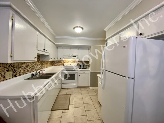 Building Photo - 109 Mulberry Ln