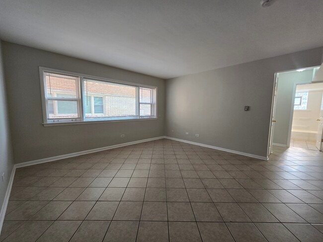 Building Photo - 837 Lathrop Ave