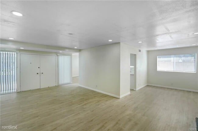 Building Photo - 4 br, 2 bath House - 1686 E Edgecomb St