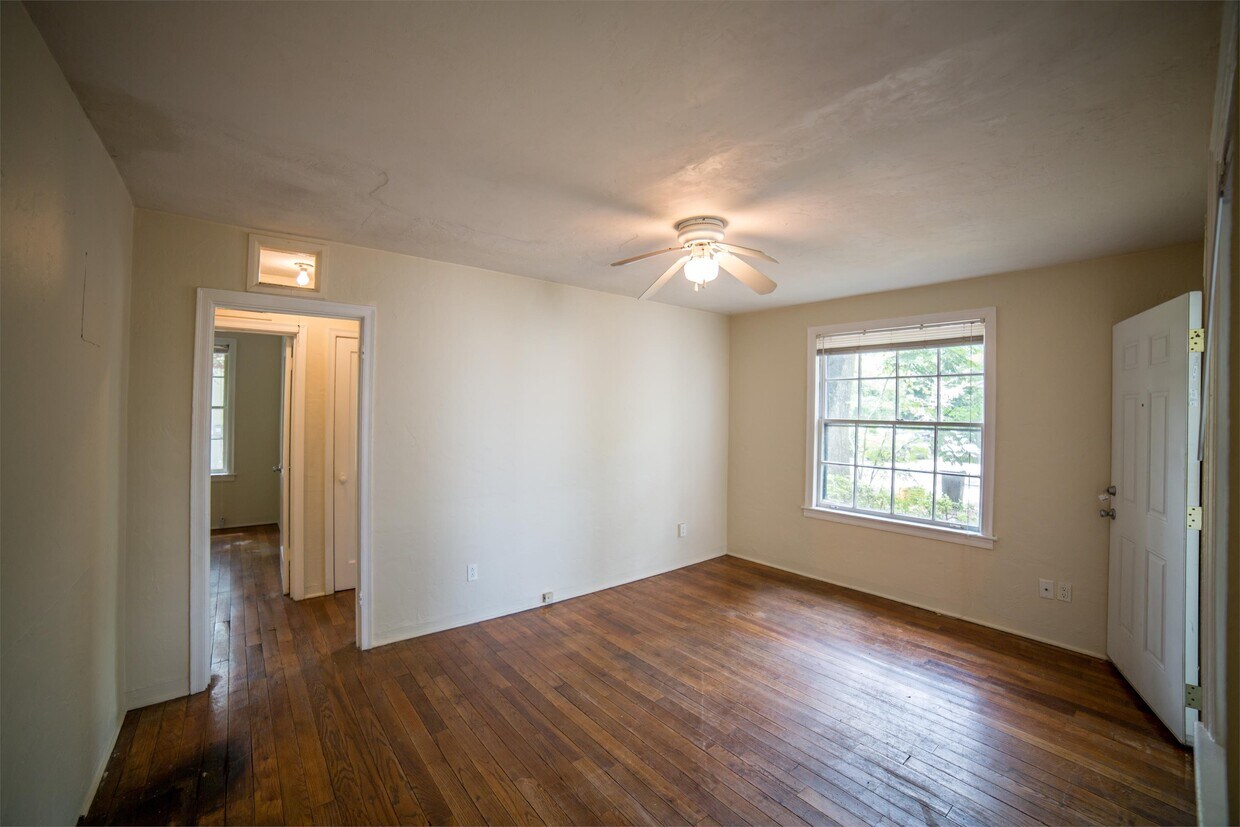 Foto principal - 1327 NW 6th Pl
