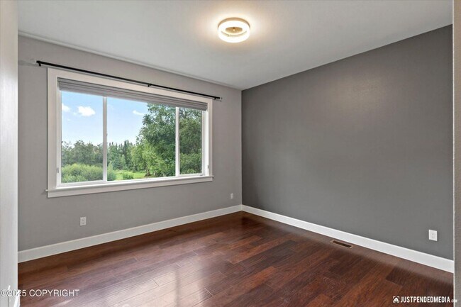 Building Photo - 5026 Heritage Heights Dr