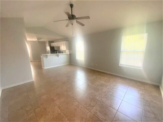 Building Photo - Charming Home Near Shopping, Dining & Tyndall AFB!