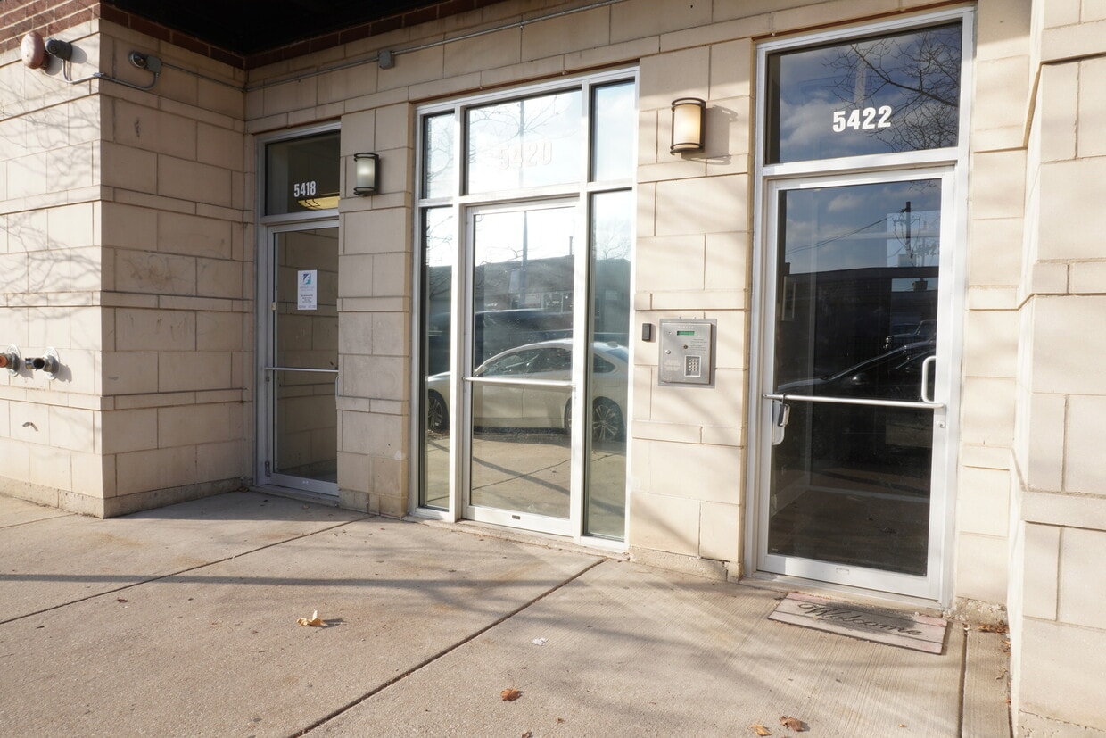 Primary Photo - 5420 N Kedzie Ave