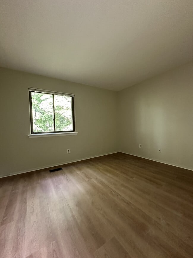 Foto del edificio - 1511 Woodhollow Dr