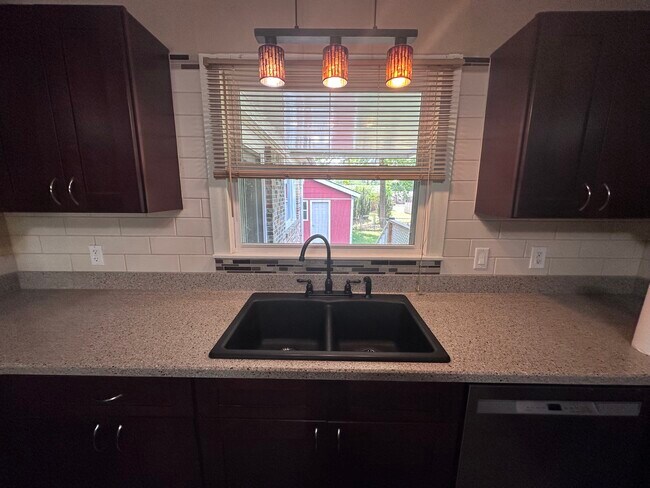 Foto del edificio - 11316 Maplecrest Dr SE