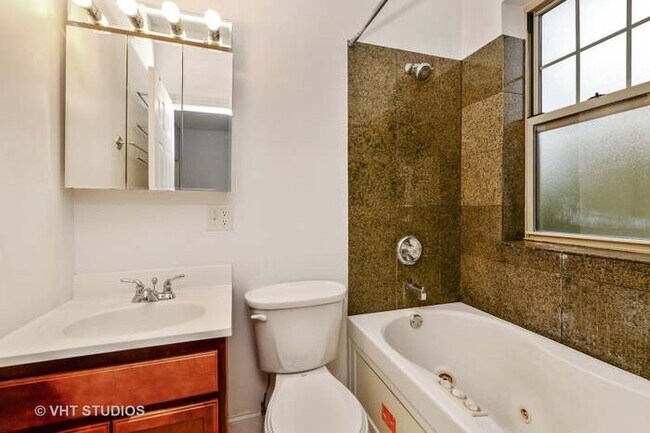 Foto del edificio - 2300 W Jarvis Ave