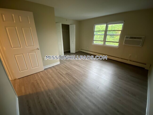 Building Photo - 40 McGreevey Way