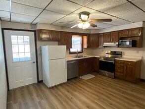 Building Photo - 113 Findley Ave