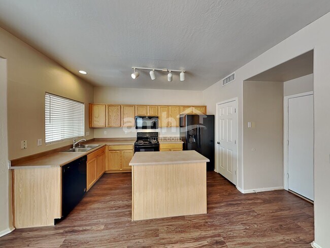 Building Photo - 1509 S 123rd Dr