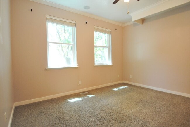 Building Photo - 1035 N 130 W